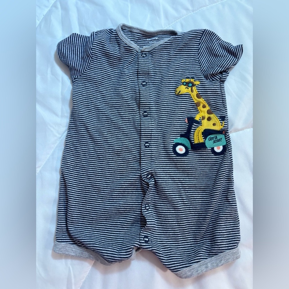 Carter's 18 months Navy and White Striped shorts outfit with giraffe